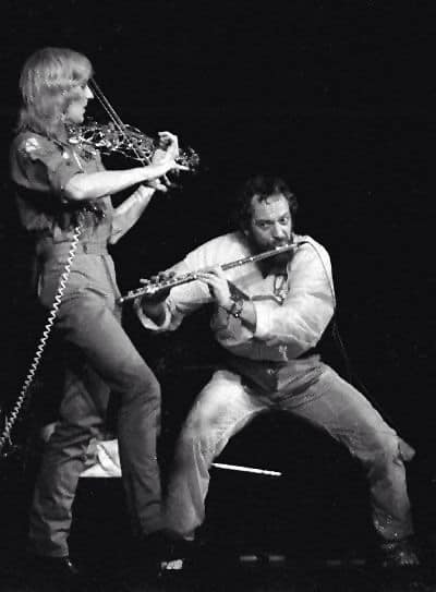 Ian Anderson and Eddie Jobson on the Jethro Tull A Tour